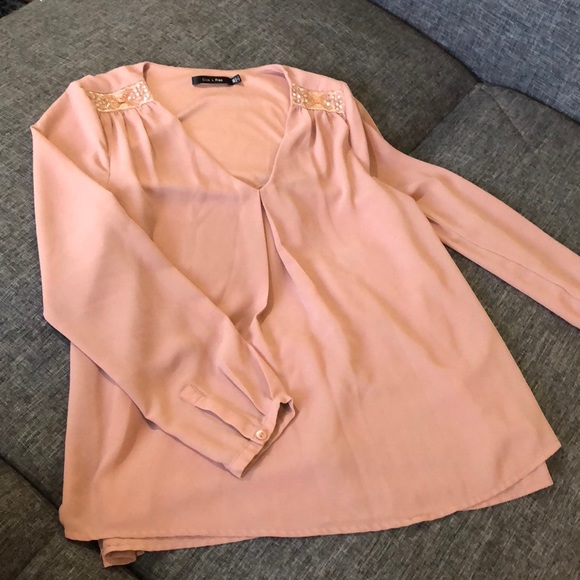 Doe & Rae -Flowy Blouse w/beading accent - Picture 1 of 5